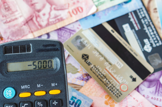 budget-deficit-credit-card-debt-payment_34670-589